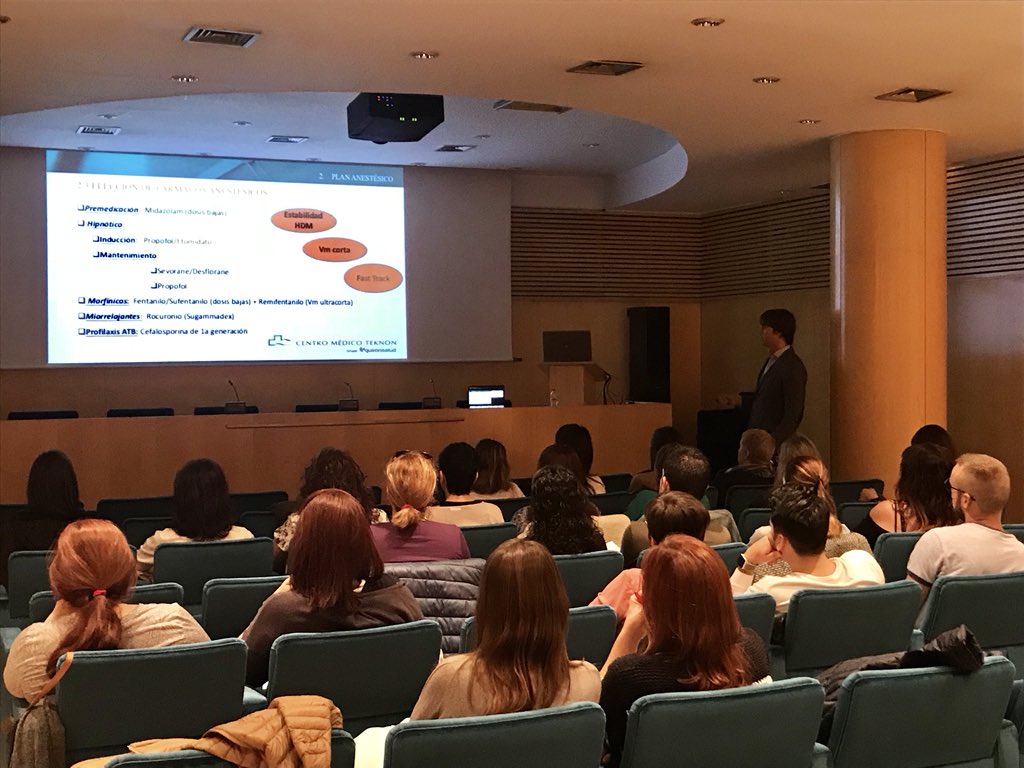 AnestaliaCMT's tweet photo. Sala plena al “Curs de #cirurgiacardíaca per a #infermeria 😷 “ Participació del Doctor   @DaniTresandi 👨‍⚕️ 🏥 @Clinica_Teknon #AnestaliaTeam #anestesia #anestesiacardíaca #Barcelona https://t.co/q9V8mcxbRo