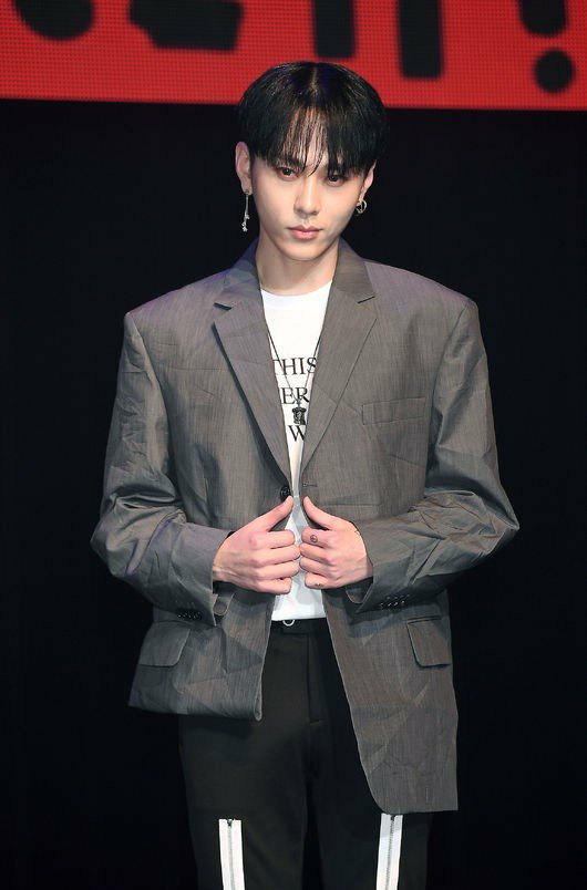 HIGHLIGHTFans's tweet image. [NEWS] 180509 ยงจุนฮยอง อยู่ในระหว่างการพิจารณารับบทนำในละครเรื่อง "Coffee yah Please" ของช่อง tvN มีกำหนดออกอากาศในช่วงครึ่งปีหลัง ทางด้าน #AroundUS คอนเฟิร์มแล้ว แต่ทางเจ้าตัวยังไม่คอนเฟิร์ม

ถ้าจุนฮยองคอนเฟิร์มเล่นเรื่องนี้ จะเป็นการกลับมาเล่นละครในรอบ 5 ปีเลย #Junhyung ❤