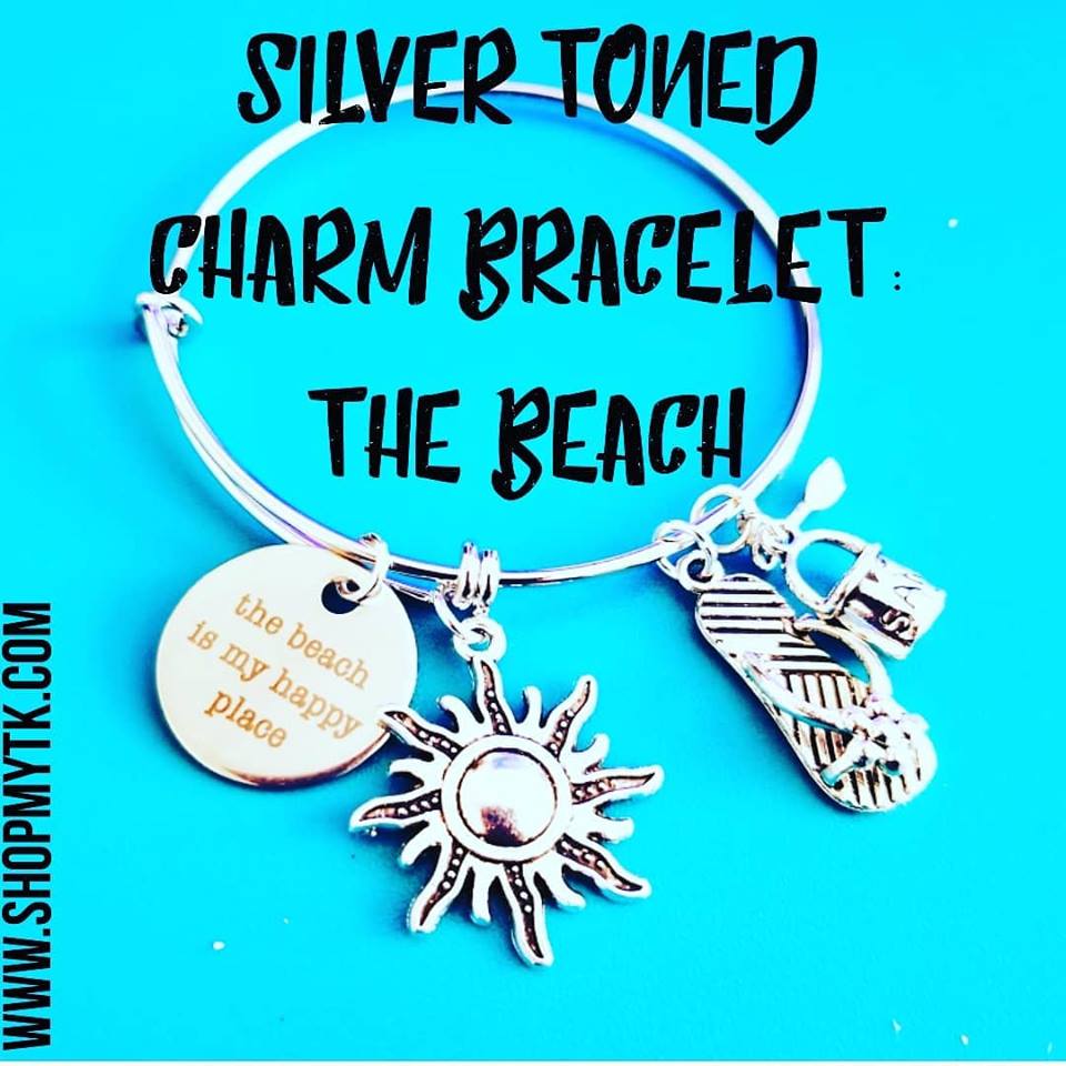 BumpToBowsShow's tweet photo. How cute is this charm bracelet?? Get yours at the Bump to Bows Show! https://t.co/ERoTFqfXkg