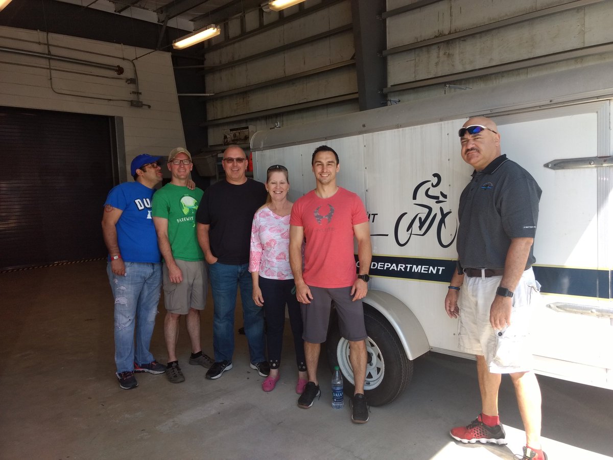 AlexandriaVAPF's tweet image. APD team heading out for @policeunitytour Chapter IV. 230 miles in 3 days. We ride for those who have died! See you in DC on Saturday! Check us out as we ride.