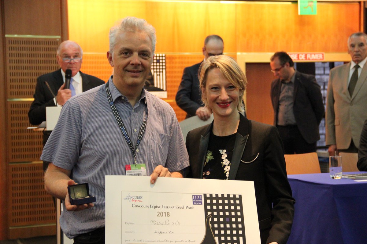Kiddyboost_FR's tweet photo. Trop fier ! Après 3 ans de développement, de sueurs et de larmes, l'invention du premier système d'assistance électrique amovible pour poussette récompensé par la médaille d'or au concours Lépine de Paris 2018 ! https://t.co/MbmjjMZvnS