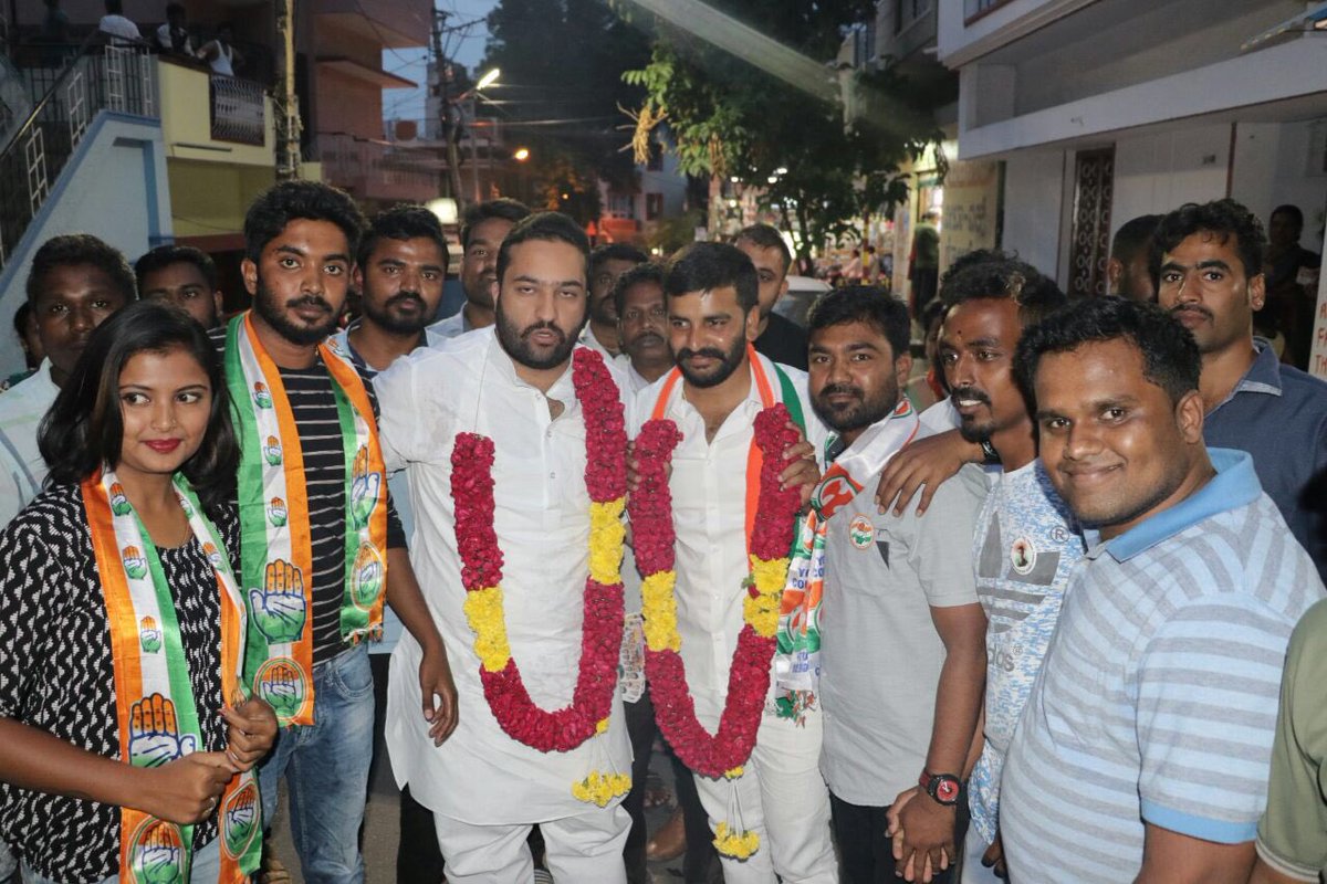 Fairoz_JK's tweet image. Proud enough to campaign for the youngest candidate of Congress in Karnataka @manjunathansui . Entire people of Mahalakshmi Layout accepted this young leader of NSUI. Once again thanks to RahulJi for rewarding the youth. 
#ProgressWithCongress 
#YouthWithCongress