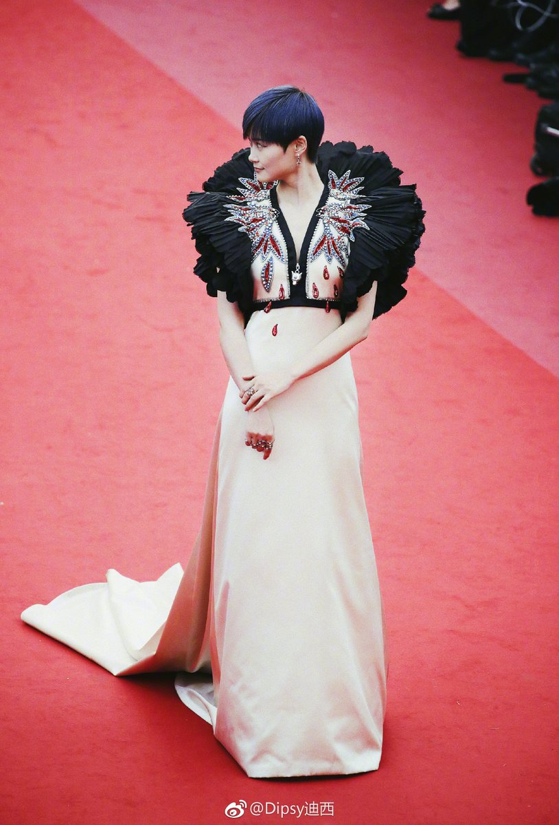 星志中文娱乐精选no Twitter 黑天鹅 Dipsy迪西 李宇春in Gucci 特别定制 The 71th Annual Cannes Film Festival Opening Ceremony 李老板儿一年一约的戛纳高定时刻 开幕红毯这件我的重点全 T Co F2foaj8uri T Co Meersad6v6