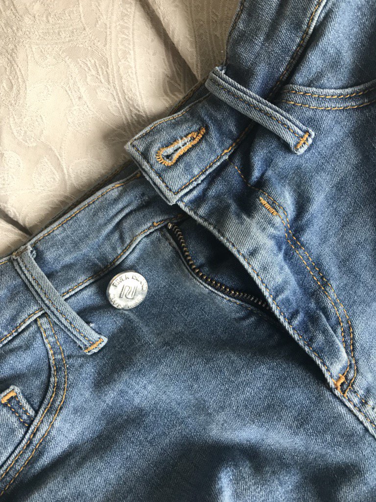 bennetta_90's tweet photo. @riverisland hi, what do I do if the button has detached from jeans?bought on 7th April but have no receipt? Thanks https://t.co/9OZinZ6bLU