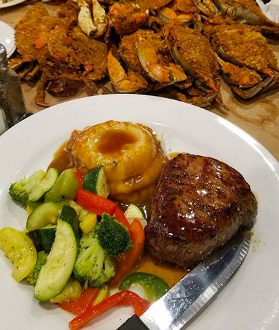 CostasInn's tweet photo. When you can't decide on Crabs or Steak ..... You get BOTH!
TONIGHT is also Jazz Night with Paul Soroka.Come out and jam with us.
#steamedcrabs #nystripsteak #mdsbest #seafood #costasinn #foodnetwork #foodie #jazznight https://t.co/nz6eZVeWXL