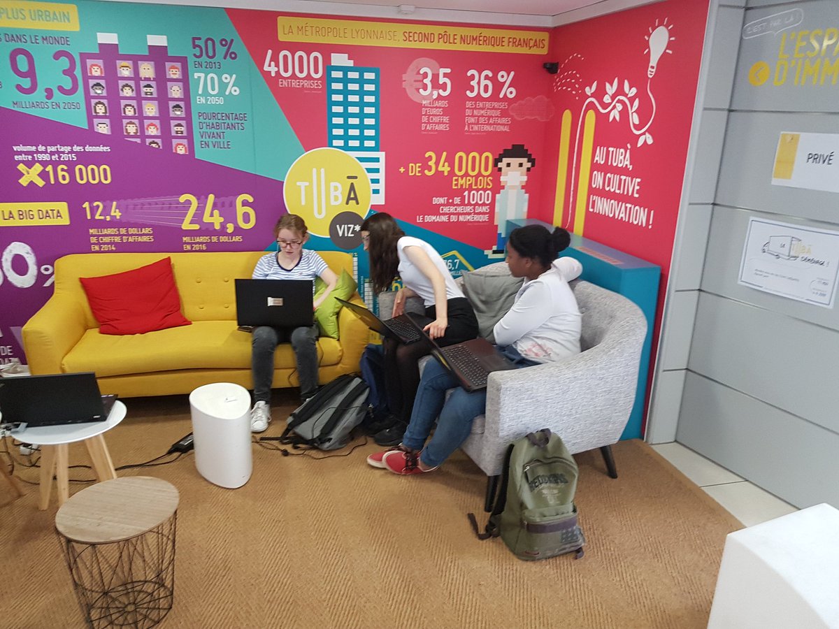 JumpInTech's tweet image. Le dernier jour du @tuba_lyon a #partdieu avec les NothingStopsGirls  #becomtech