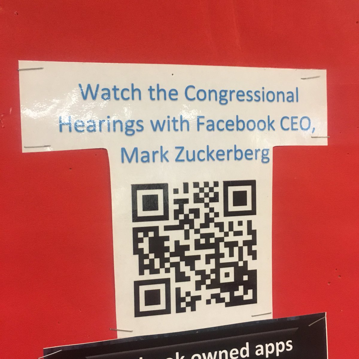 LibraryMvhs's tweet photo. #chooseprivacyweek #mvhsreads #mvhslearns #majorpride #fcpslibchat @TheVernonVine @MVHSMajors @AP_MVHS @FCPS_LIS @FCPSR3 https://t.co/sxZ864HOMs