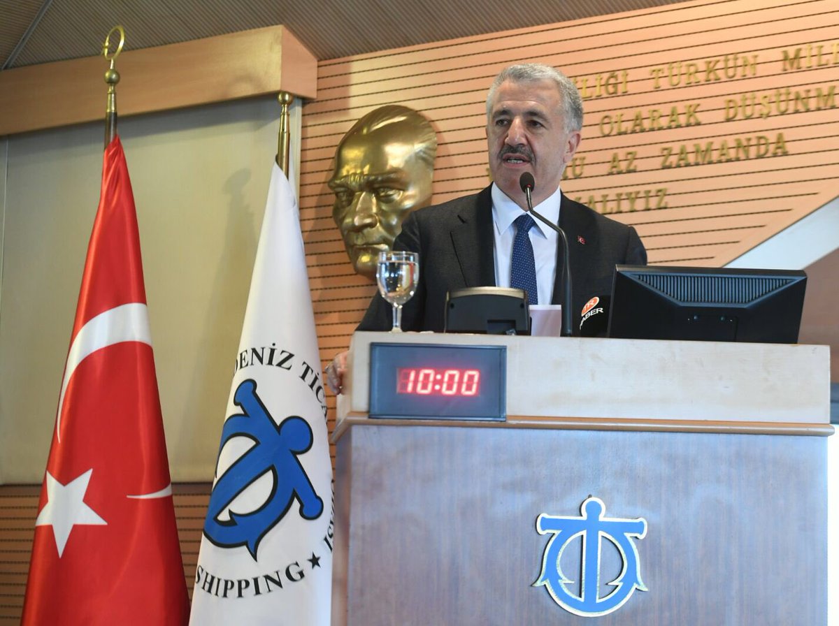Ulaştırma, Denizcilik ve Haberleşme Bakanı Ahmet Arslan İMEAK Deniz Ticaret Odası Meclis Toplantısı’na katıldı