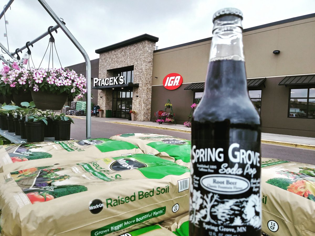 SpringGroveSoda's tweet photo. Every mom deserves a basket of flowers and a bottle of Spring Grove Soda Pop for Mother's Day! Find both at Ptacek's IGA in Prescott, WI! #SpringGroveSodaPop #Ptaceks #ShopLocal #MothersDay #Cheers https://t.co/QKRHiXpD5Y