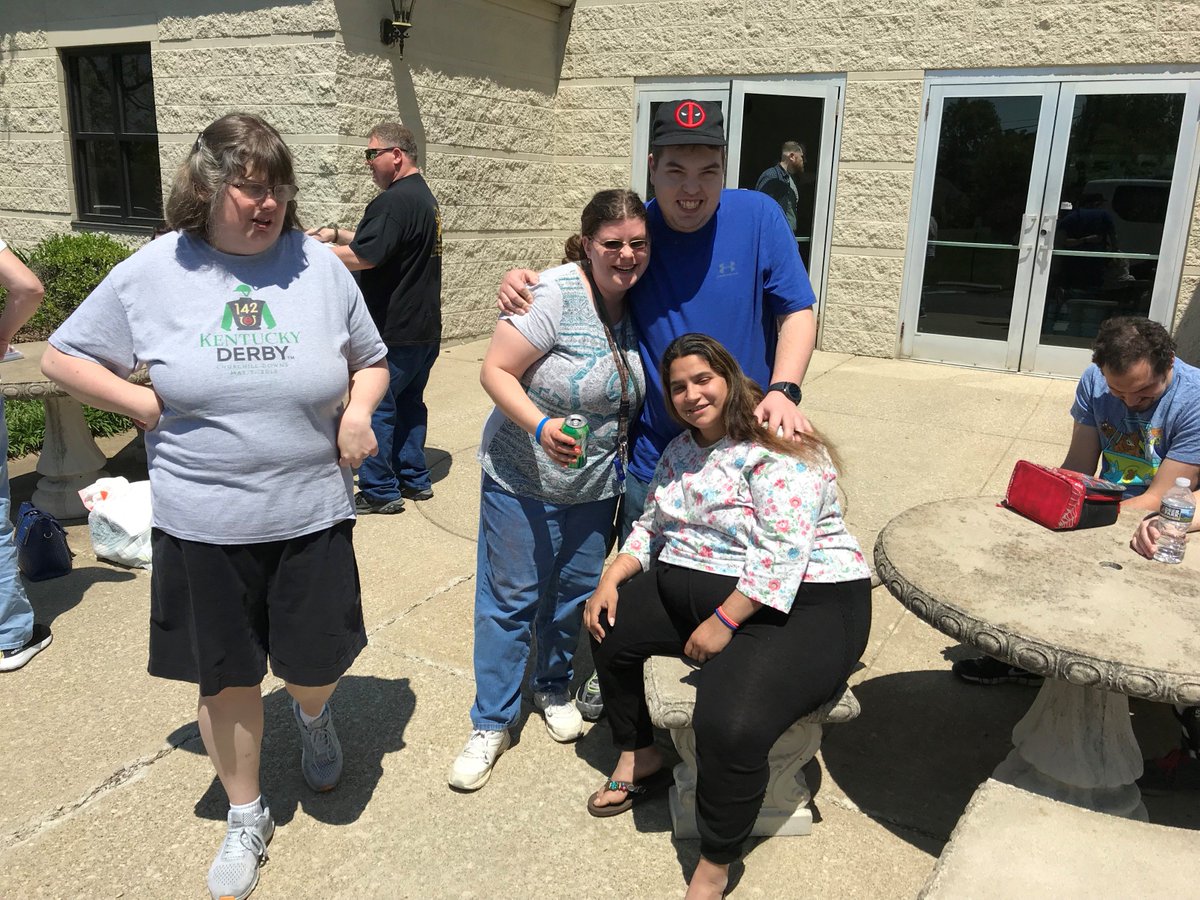 PillarSupportKY's tweet photo. Enjoying these sunny, spring days at our community engagement center.
#sun #spring #applepatch #springdalecommunitychurch https://t.co/3vj93TFA1Q