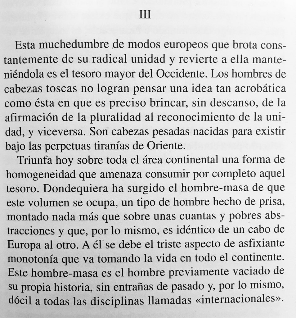 Hace 135 años nacía Ortega y Gasset. “El hombre-masa (...), un tipo de hombre hecho de prisa, montado nada más que sobre unas cuantas y pobres abstracciones y que, por lo mismo, es idéntico de un cabo de Europa al otro”. (La rebelión de las masas, de la Introducción). #filosofía