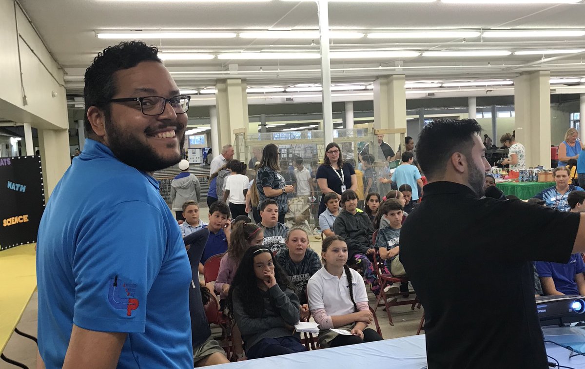 nancy_bourne's tweet photo. Elementary Science, Math & STEM Fair - Ss listen to #stem Chats from Aerojet Rocketdyne ๐Engineers & hear how they use Math & Science as tools in their everyday work. #stemintherealworld @PBCSTEM @AerojetRdyne @julemate @MickeyBanek @pbcscience @JenHataway https://t.co/PlyCY37NCZ