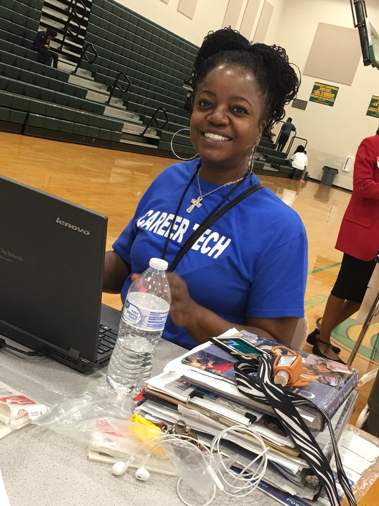 pdjacksonolin's tweet photo. Blood drive put on by #fccla at our school. Thanks @RedCross for stopping by our school! https://t.co/nzv2jkxMMl