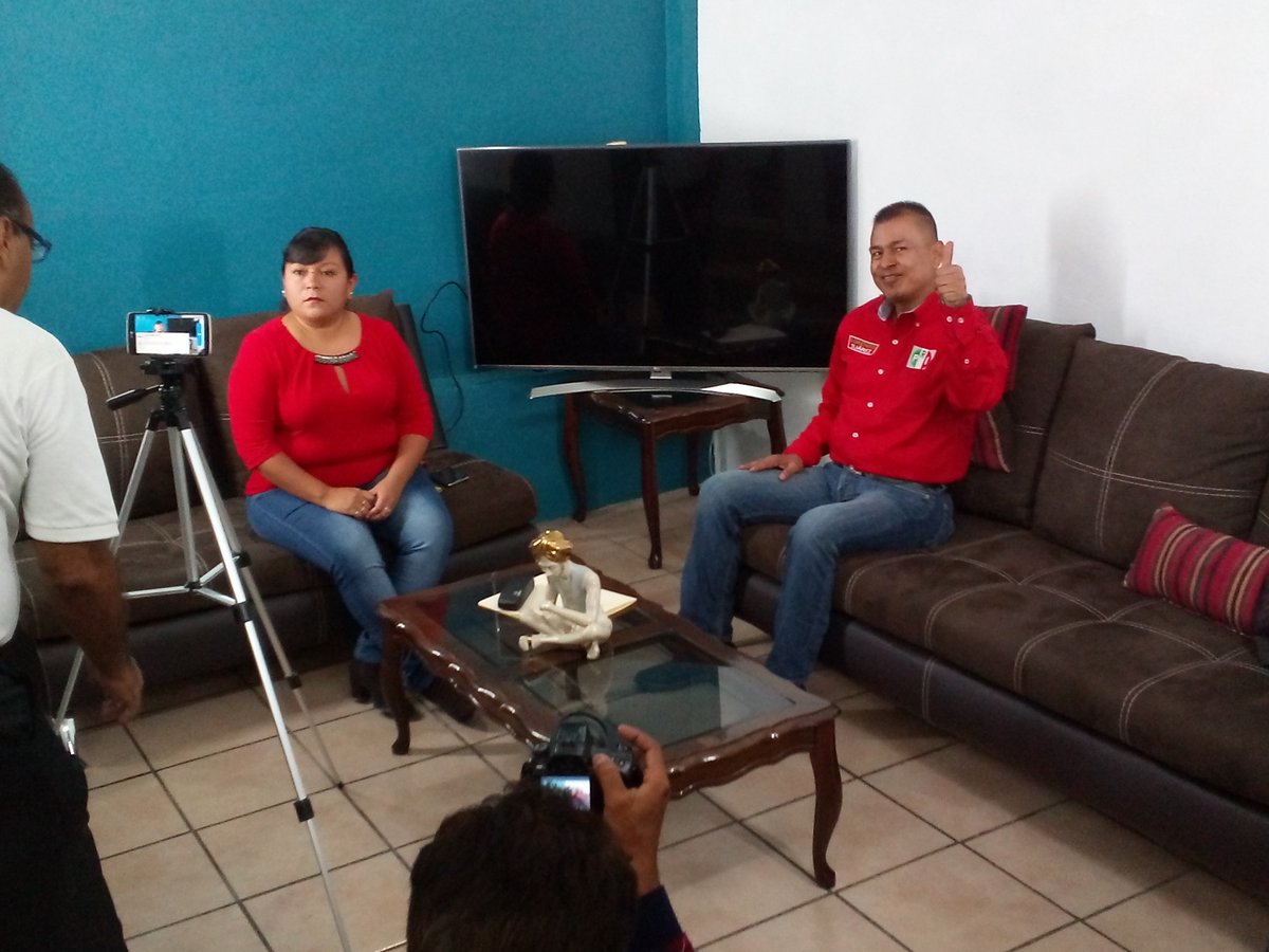 LorenzoSuarezE's tweet photo. Siganme en esta transmisión https://t.co/cMwNKutyXe https://t.co/eC7yGuG3LA