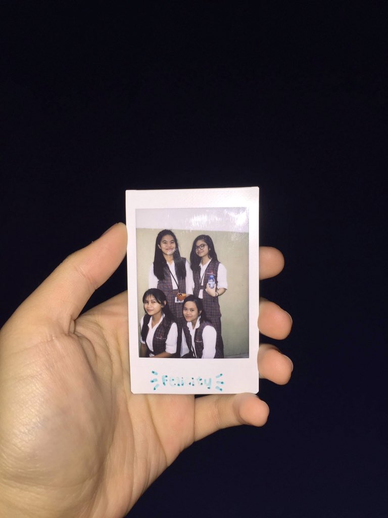 AlyssaxAng's tweet photo. Get friends that'll be there no matter what 🌺 https://t.co/XSAFyy9Tai
