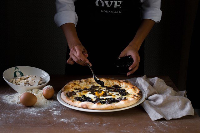 ¿La pizza puede ser healthy? En <a href="/Ovenmozzarella/">Oven Mozzarella Bar</a>, los clientes pueden elegir su pizza de masa madre de espelta ecológica: con menos calorías y más minerales y vitaminas
lagranvida.madriddiferente.com/?p=8860
