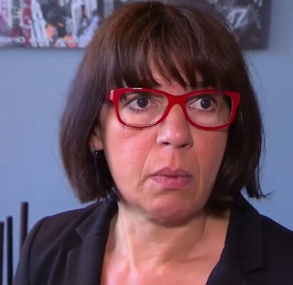 Ukechouquette's tweet photo. Au resto tout à l'heure, table voisine, a priori premier rdv entre un mec et une nana et bordel en moins de 5 minutes la pauvre fille a eu droit à :

- "si t'as une copine à me présenter je dis pas non"
- "des fois mon ex me manque"
- "un deuxième dessert ?!"

J'étais là genre https://t.co/vg1OrGXbsF