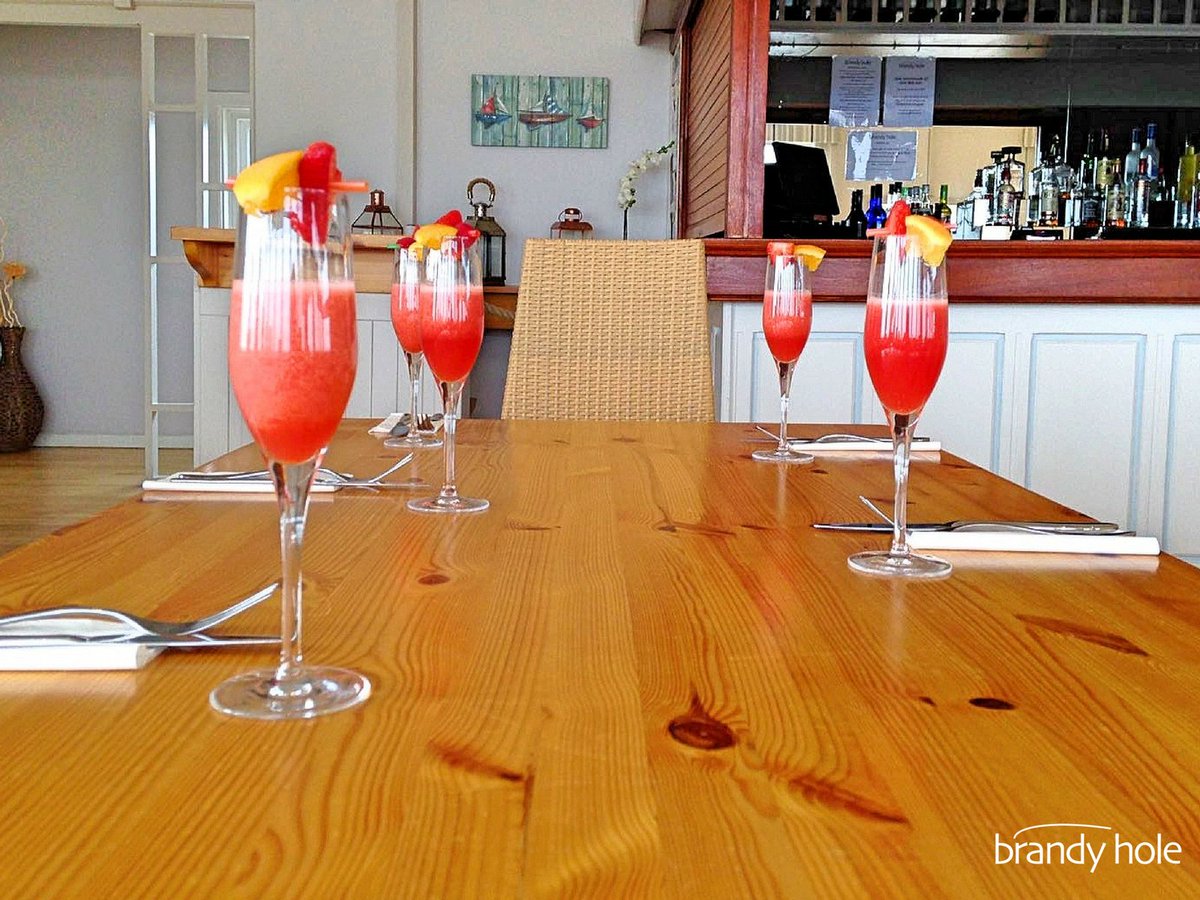 Homemade fruit juices ready to be enjoyed with breakfast! Just one of the unique benefits of holding your next business meeting at Brandy Hole! 🍹🍳brandyhole.com | #business #corporate #venue #meetings #events #businessmeeting #essex #localbusiness