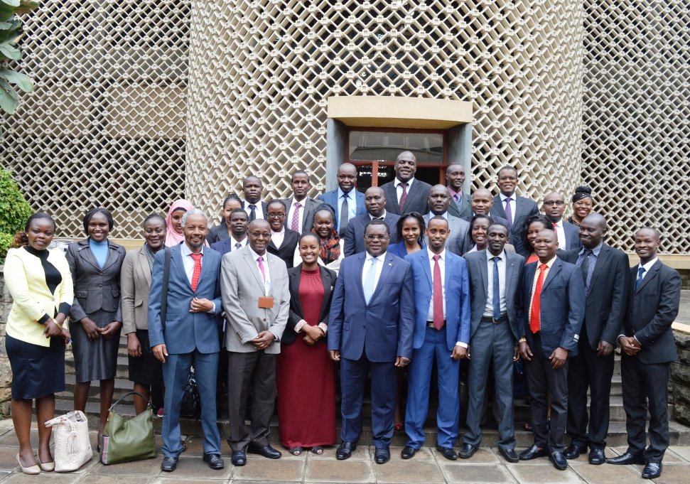 SpeakerKLusaka's tweet image. Met 26 staffers drawn from 16 County Assemblies hosted by @Senate_KE under the auspices of the Fifth County Legislative Attachment Program. Our target is to train the remaining 31 Assemblies by end of the year - Sept and Nov tentatively. #BuildingCapacities