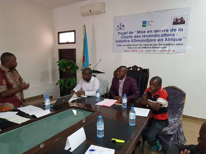Mobiliser et engager les osc nationales œuvrant pour les droits des femmes, et l’accès des femmes à la terre  afin d'influencer les actions des autorités publiques à prendre en compte dans les Programmes nationaux agricoles les demandes des femmes rurales <a href="/taclonslafaim/">Letstacklehunger</a> <a href="/tatakaf/">Kuwonu Afiwa Kafui</a>