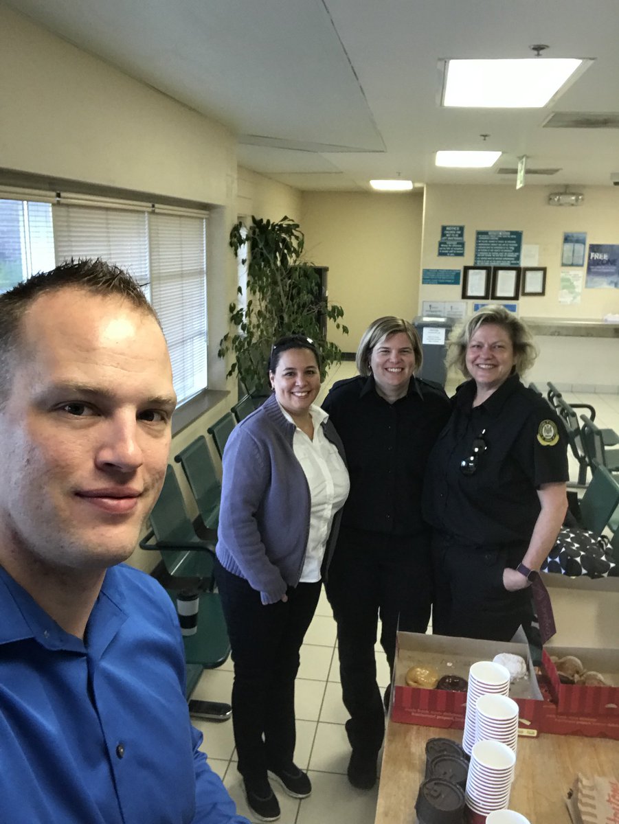 OfficerRG234's tweet photo. @opseulocal234 out thanking our Vanier centre for Women #CorrectionalWorkers for all they do in protecting inmates, each other and keeping the community safe! #correctionalworkerweek #nursesweek #respect https://t.co/xfbbJiM0Bb