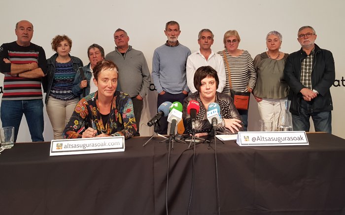 Familiares de los jóvenes de Alsasua: "Ya es hora de que se haga justicia" <a href="/Altsasugurasoak/">Altsasu gurasoak</a> #Alsasua #Altsasu  noticiasdenavarra.com/2018/05/09/soc…