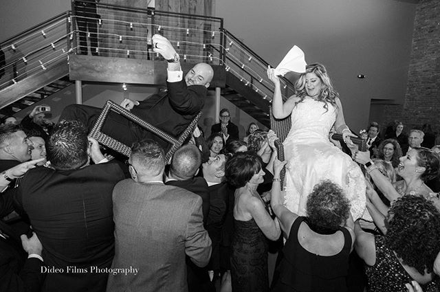 DetailleEvents's tweet photo. Chairs with arms are a better option for that lively hora - Mazel Tov!⠀
.⠀
Photo: @dideofilmsphotography | Planner: @detailleevents | Venue: @roundhousebeacon @roundhouseweddings | Hair/MakeUp: @amandalash_mua | Band: Frank Michaels Band @hanklanemus… https://t.co/xClheF6bwb https://t.co/D4TsjEinED