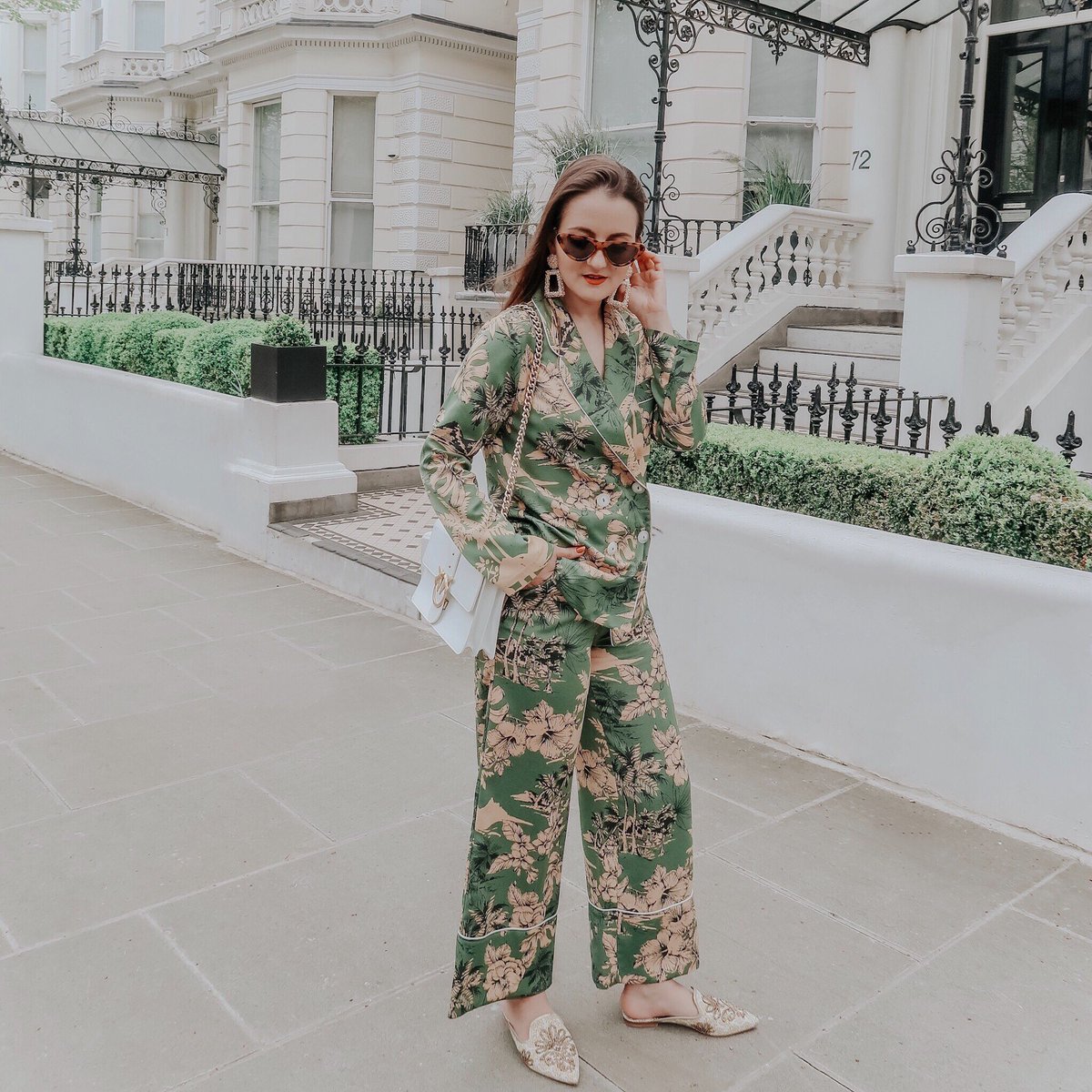 First week as a 31-years-old and full time student (because ‘you are never too old to set another goal or to dream a new dream’). Wish me luck ✨
Outfit details all available via this link: liketk.it/2vFIB. The easiest way to shop my Instagram looks!