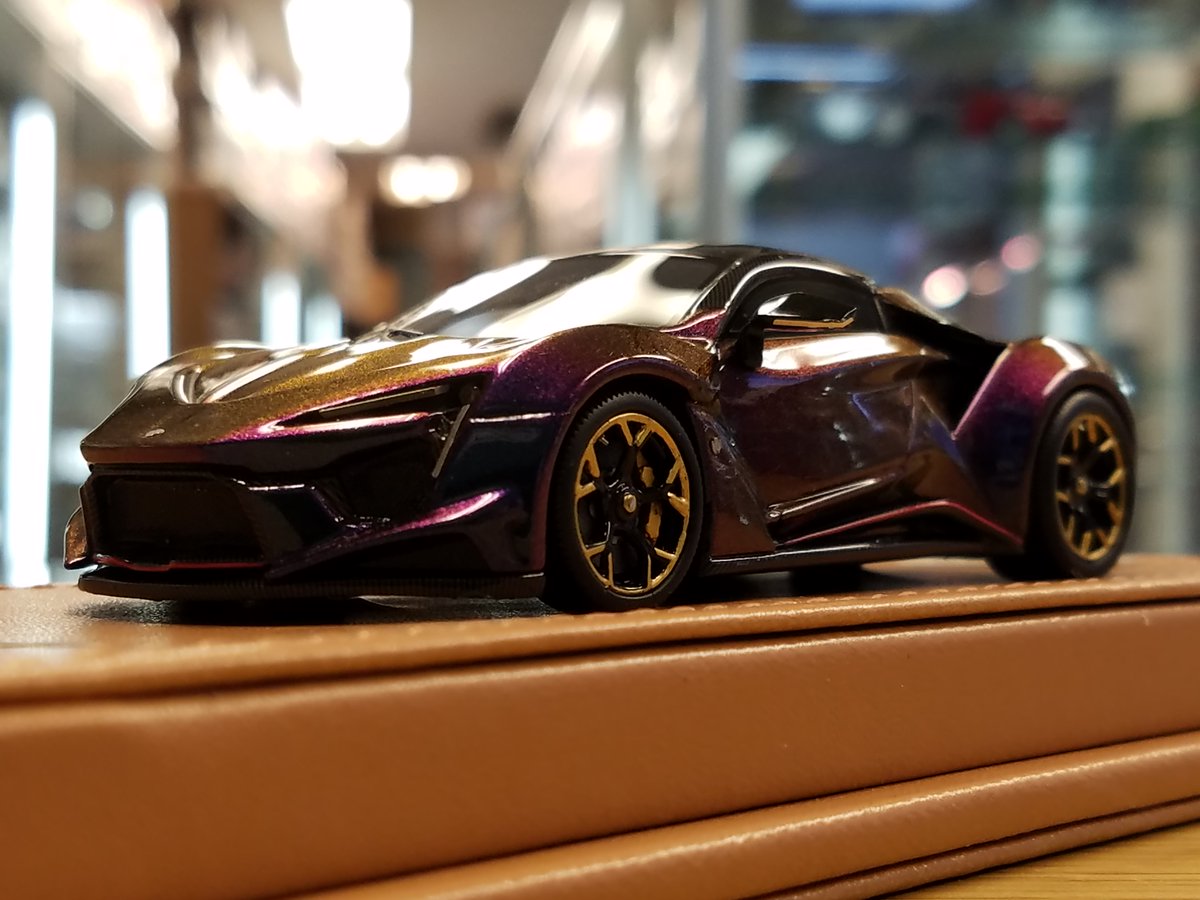 PEAKOの姉妹ブランド Buonarteから 1/43 Wモーターズ ライカン