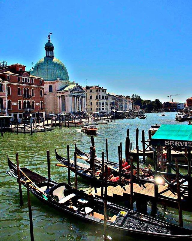 _chiara91__'s tweet photo. 🇮🇹 #venezia #igersveneto #gersvenezia #venice #rsa_vsco #igersitalia #gf_daily #igworldclub #ig_masterpiece #places_wow #ig_italia #tv_pointofview #tv_living #rsa_streetview #ig_italy #ig_europa #transfer_visions #liveauthentic #livethelittlethings #… https://t.co/zoByEkkPrK https://t.co/UbOflhLnAH