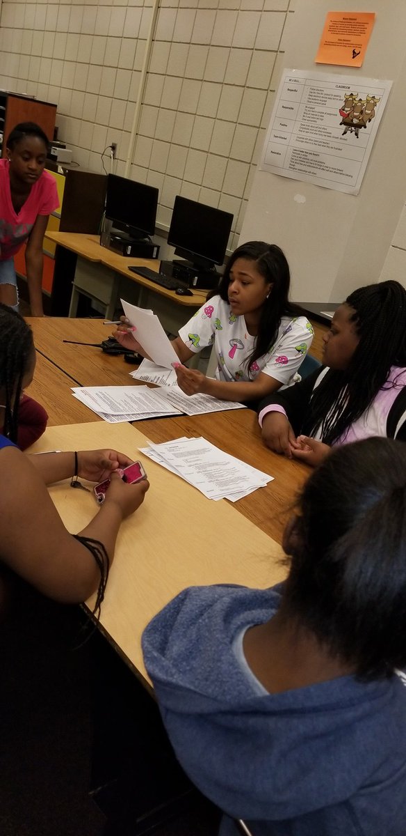CultivateRYouth's tweet photo. F.I.Y.A. identified bad resumes w/errors & applied necessary changes. Thanks Brandon of @Teen_Bloc & @APlusSchools for the collaboration. #CollaborationIsKey #FIYAPride #FIYAMovement #FIYAExperience #CultivatingResilientYouth #CultivateRYouth #CultivatingU #Mentoring #Leadership https://t.co/Gdim6liHls