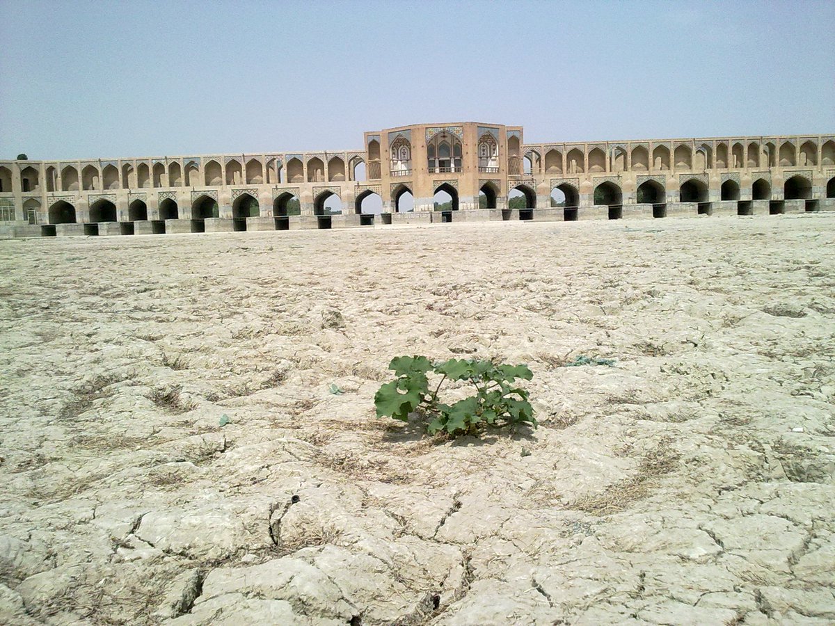 WMO's tweet photo. #Iran is experiencing its driest year in 50 years, with 17 million expected to face water stress. Minister of Energy at #HydroConference calls for better hydrological services, regional drought centre and action on dust storms. https://t.co/bTXWf5bErC https://t.co/mQ9QIg6uv1