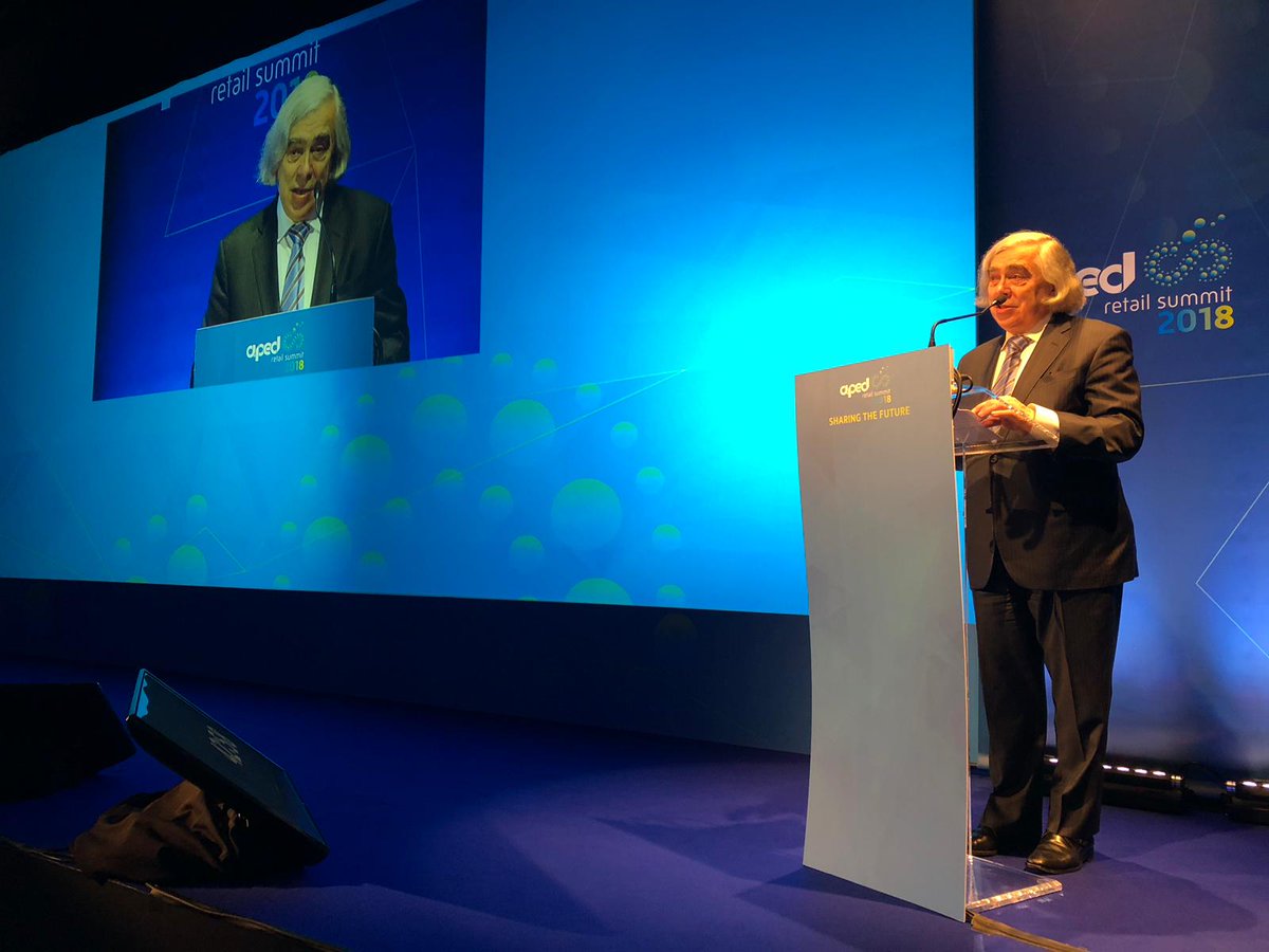 APEDSummit's tweet photo. We're back to work with @ErnestMoniz, Energy Secretary of the Obama presidency, between 2013 and 2017, and President &amp; CEO of @EFIForTheFuture, to talk about sustainability and the future of energy. #APEDRetailSummit https://t.co/fNRTsVRnvi