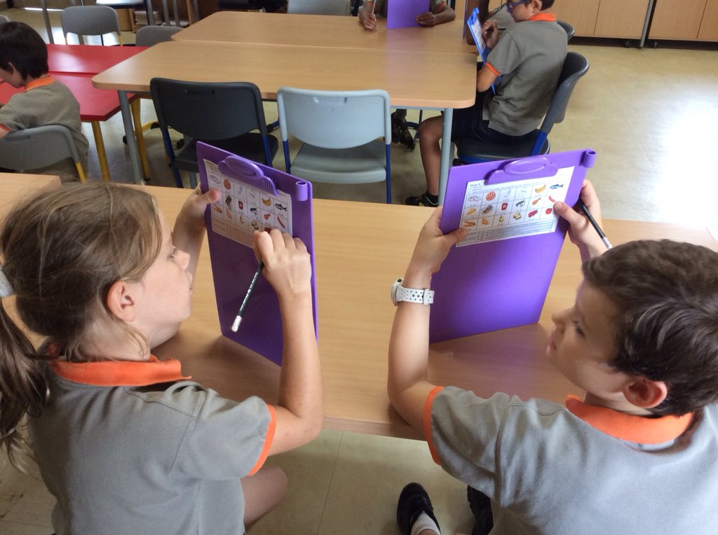sis_lang_b's tweet photo. P5 (G2) working collaboratively don’t realise they’re speaking Spanish! https://t.co/gSqK7GKKsy