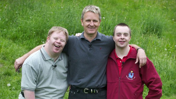 tv2breaking's tweet photo. Morten Jensen, der blev landskendt i programmerne om 'Morten og Peter', er død i en alder af 41 år.
https://t.co/JzrCZOhKPx https://t.co/Rvjuv702MO