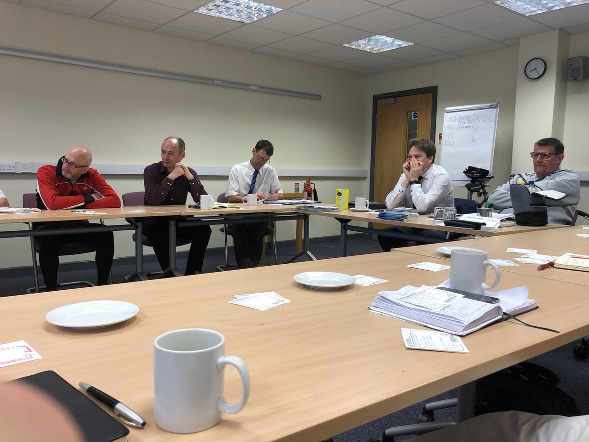 Puddle_Agency's tweet photo. Early start this morning @BusConnBrad great 10mins from Tony Burns from @NevaConsultants #car #leasing. Record 11 referrals passed by #architect Richard Dawson. Roll on @5risebeerfest #bingley #bradford https://t.co/v7nn6CraG8