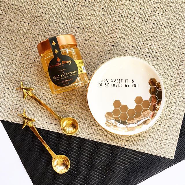 potandpantry613's tweet photo. This is what all the buzz is about! 🐝 💛 .
.
.
.
#honey #champagne #honeyspoon #gold #spoon #sosweet #love #ohhoney #giftideas #treatyourself #potandpantry613 #ottawa #ott #upperelgin #613 #613shopping #elginstreet https://t.co/KC9qi7wt3T https://t.co/LZ8ZHjQRQ0