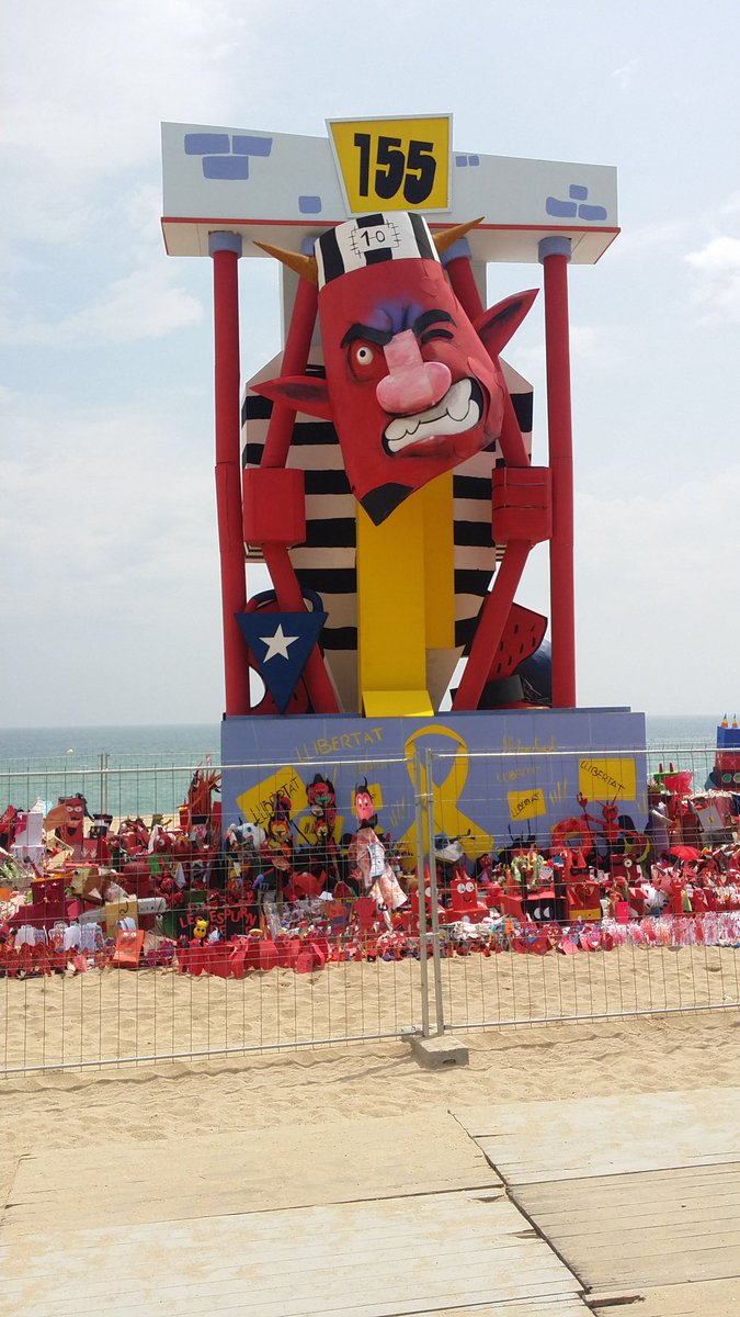 Retuit demanem indult nomes queden 24 hores #dimonibadalona #SantEsteveDeLesRoures <a href="/st_esteveroures/">Ajuntament de Sant Esteve de les Roures</a> <a href="/AjBadalona/">Ajuntament de Badalona</a> #festesdemaig