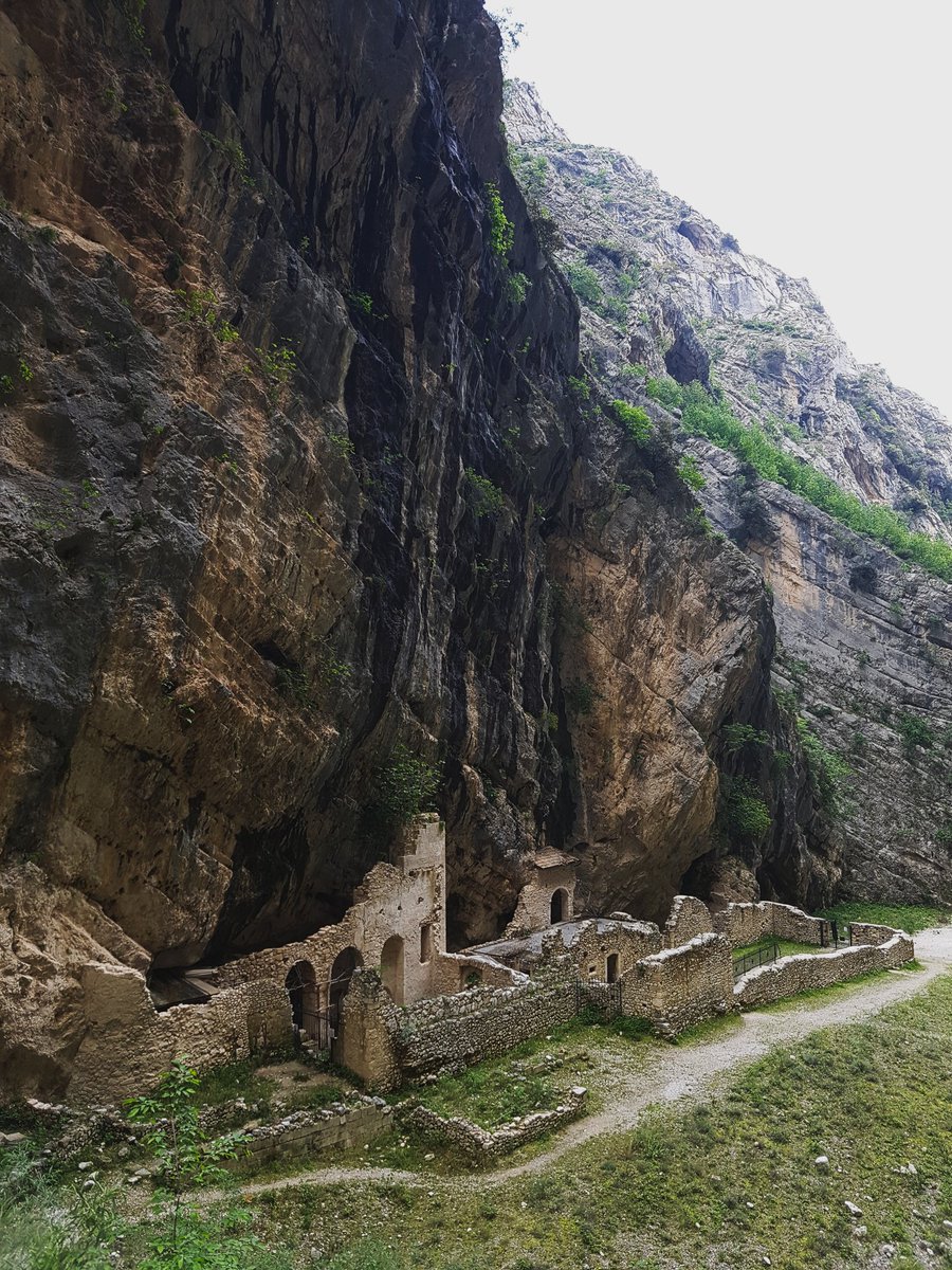 IgersChieti's tweet photo. Appuntamento oggi alle ore 15 presso il Teatro Comunale di Fara San Martino, vicino allo spettacolo dell'Abbazia di San Martino in Valle, per il workshop #AbruzzoAttrattivo.
Per tutte le info 👉https://t.co/hHbyZymam2 https://t.co/z9nh6pJ5tr