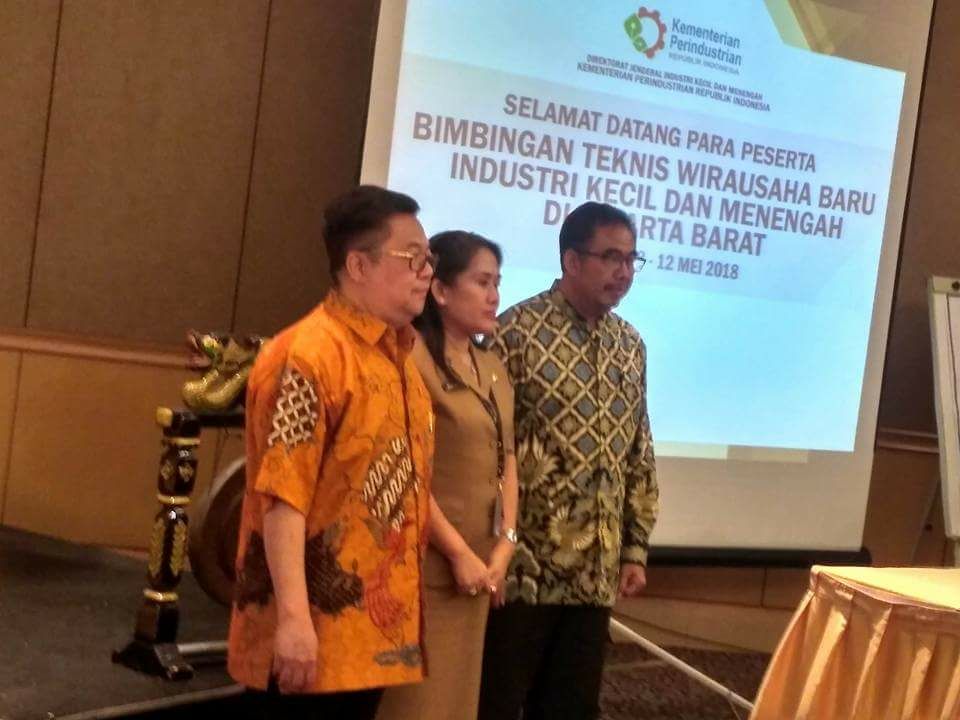 aderukmanatea's tweet photo. Bimtek Wirausaha Baru kerjasama dgn Dirjen Industri Kecil Menengah (IKM) Kementerian Perindustrian membuktikan kepedulian luar biasa Bpk @DuriantoDarmadi sbg wakil rakyat terhadap konstituennya. #DarmadiDuriantoPeduli https://t.co/REESZdUmSW