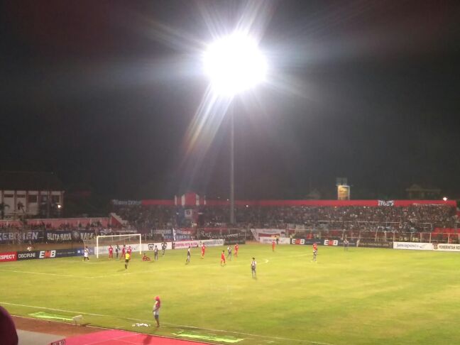 we_aremania's tweet image. GOOOOOOOL!! Dedik! Assist Bozo. #PSBK 0-2 #Arema