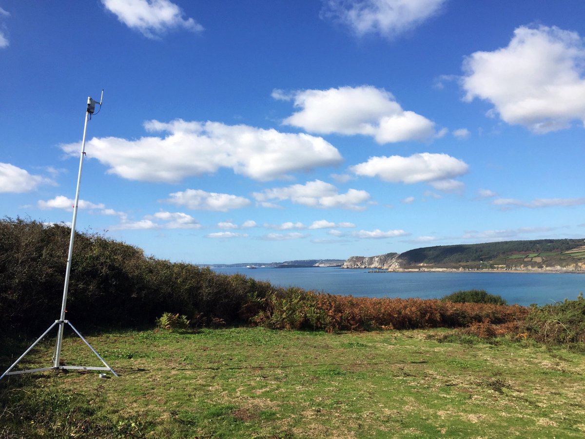 tech4race's tweet photo. @tech4race participe au concours photo @kerlink_news ! La gateway #LoRaWAN sur le bord des côtes bretonnes pour couvrir la première édition du #swimrun de Crozon. Un beau panorama non ? 🙂 #Carelinks. A vos votes 👍 https://t.co/DM1dZsw8jO