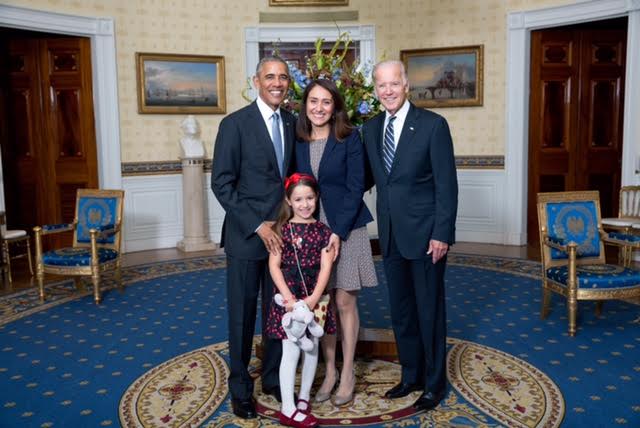elena_reads's tweet photo. Today is the 1-month anniversary of https://t.co/C33O1zwX4N! Thank you all for reading and following my blog. We will tweet a link of my author interview with @rachelruizbooks this afternoon. She used to work for @BarackObama ! https://t.co/vehP5n8xRa