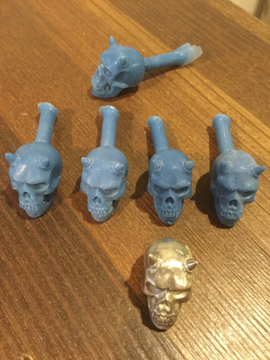 ついにスカルジグ製作を本格的に製作始動！！
同型のスピナーベイトなども製作予定(「 ﾟДﾟ)「