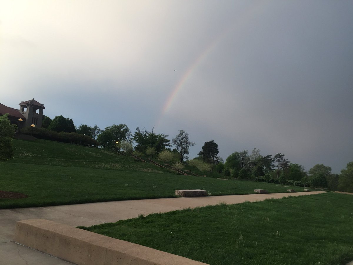 Nehemiahsmissin's tweet image. It’s been a while since I’ve seen a #rainbow. I like seeing it even tho I was working out! #stlouis #forestoark #morningjog #selfcare #RainyDay