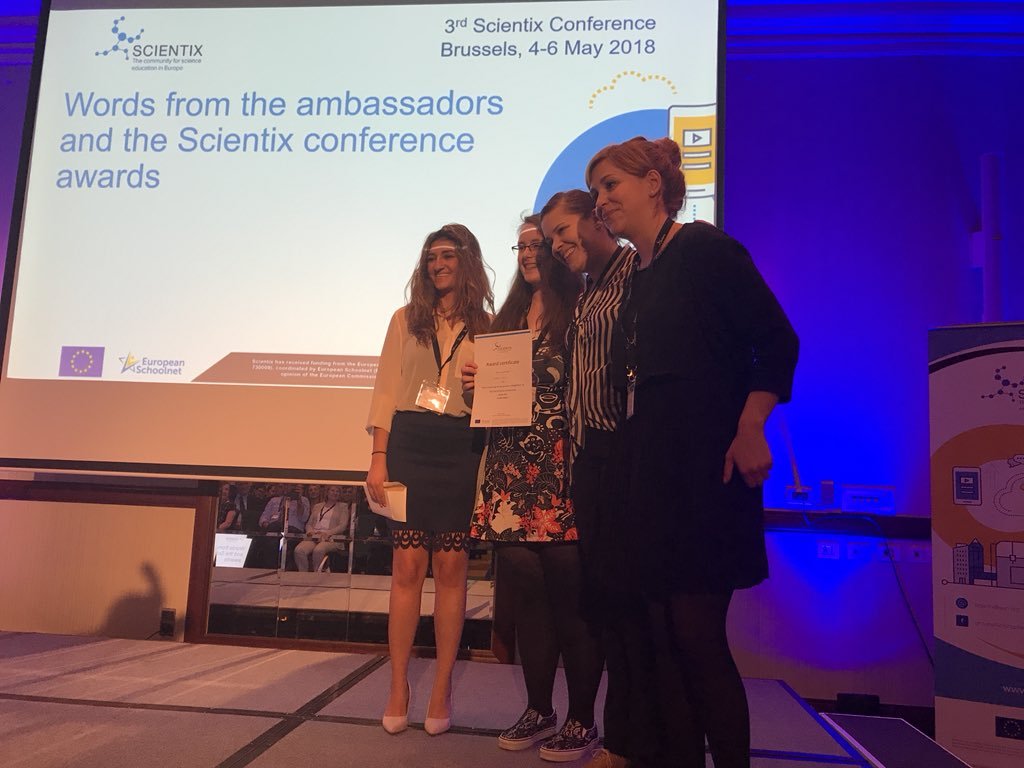SarahLRCarroll's tweet photo. My poster on 'Measuring primary children's confidence in science' which won 1st runner-up prize in the #scientixconf last weekend can be found on the Scientix website here: https://t.co/zMXHTeo4Si #selfefficacy #scientists #rolemodels #poster @Cellexplorers @VMcC_ScienceEd https://t.co/ziapSbcXeU