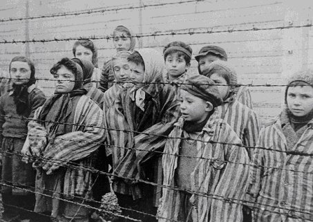 APROGC's tweet photo. Le recordamos a @UNICEF, @unicef_es y @unicef_cat que ya conocemos esta situación que se vive en Cataluña, que en Europa ya las hemos sufrido, durante el régimen nazi en Alemania y la guerra de los Balcanes. #HablandoCLARO https://t.co/ED2NGN62Ss