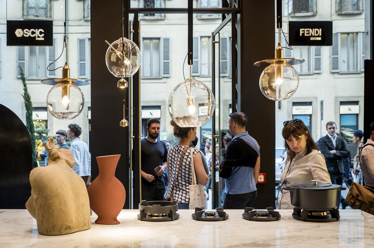 Scic_Italia's tweet photo. Our renovated showroom of Via Durini in Milan, a place we filled with innovations and in which we saw you touching our latest creations #cometovisitus #durini19 #fendicucine #scicitalia #sciccucine #madeinitaly #design #kitchen #mdw #mdw2018 #milanodesignweek #bescic https://t.co/9pXTZmCdkA
