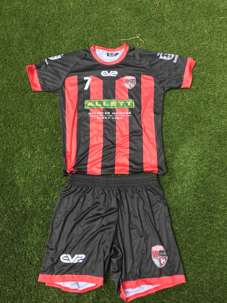 HambledonFC's tweet photo. Sneak peak of next seasons first XI kit by @EV2Sportswear sponsored by @AllettMowers #pitchtoplay #ev2 #coyds #hambledon #footballkit https://t.co/xPawuQ69bT