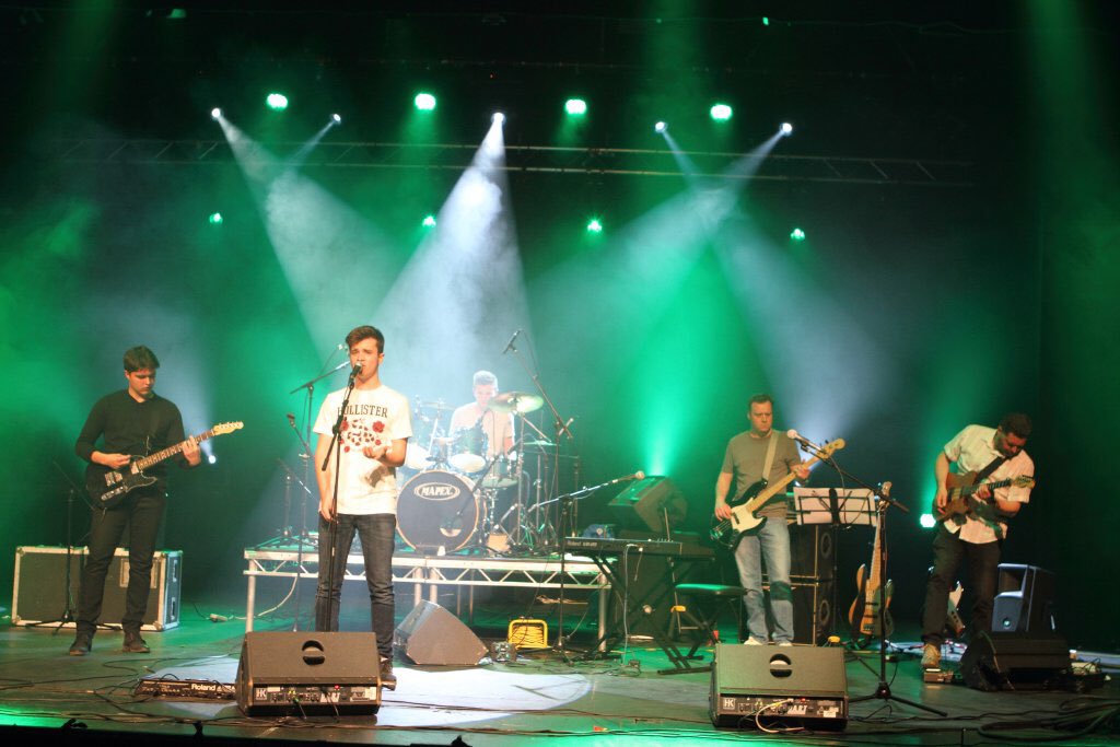 GateDeanClose's tweet photo. Orly and Sam were terrific in  RocSoc last night. Well done to Orly for winning the Songwriting Competition 👏🏻 #gaterocks @DeanCloseSchool https://t.co/T7zNbltSLO